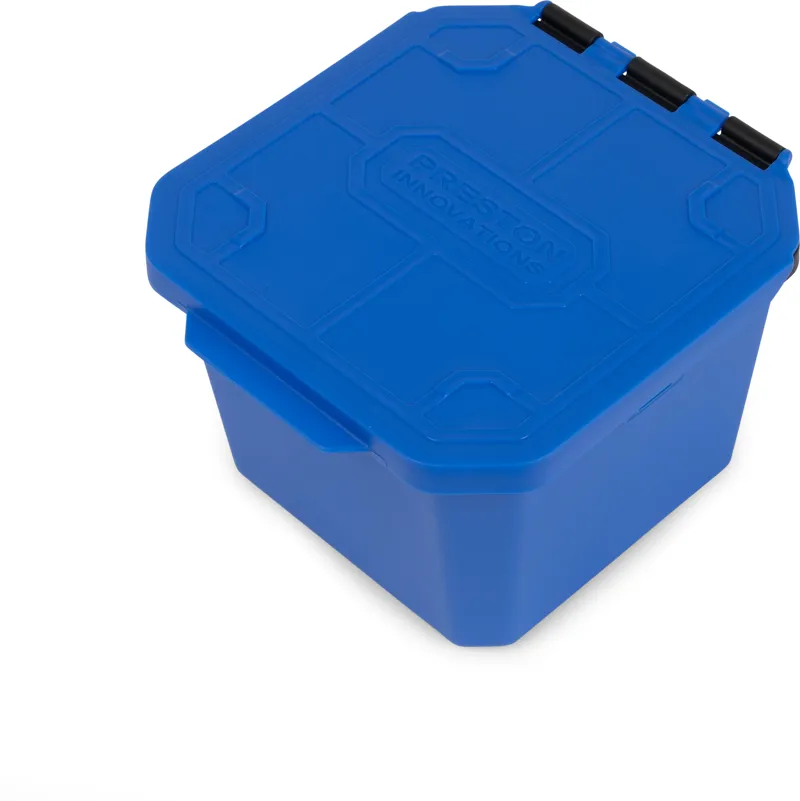 3 Pint Flip Lid Bait Tub-3