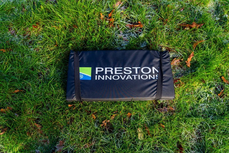 Fold Away Unhooking Mat-3