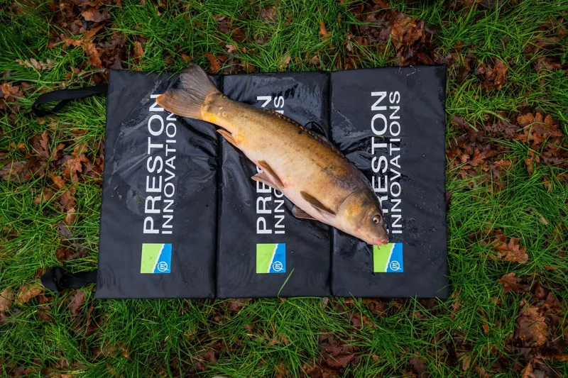 Fold Away Unhooking Mat-9