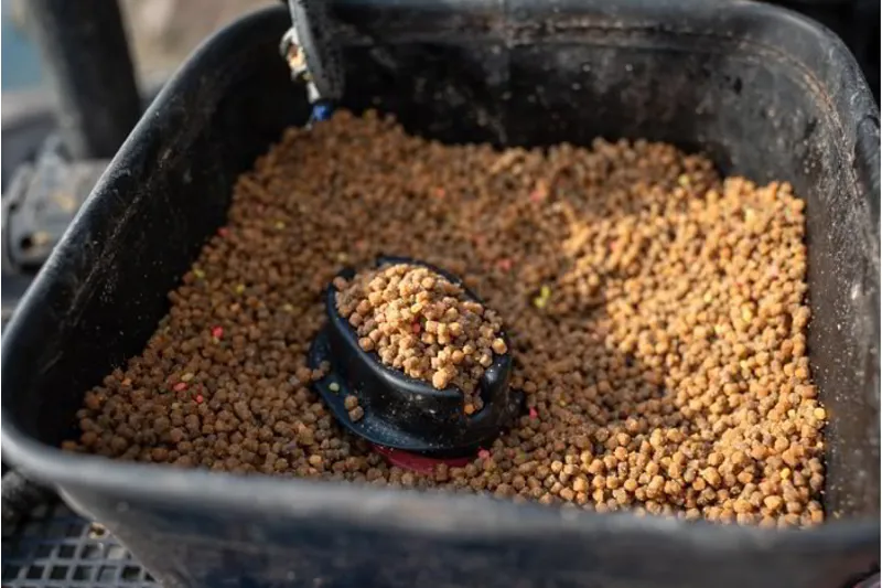BLOODWORM FISHMEAL FEED - 4MM 900gr-3